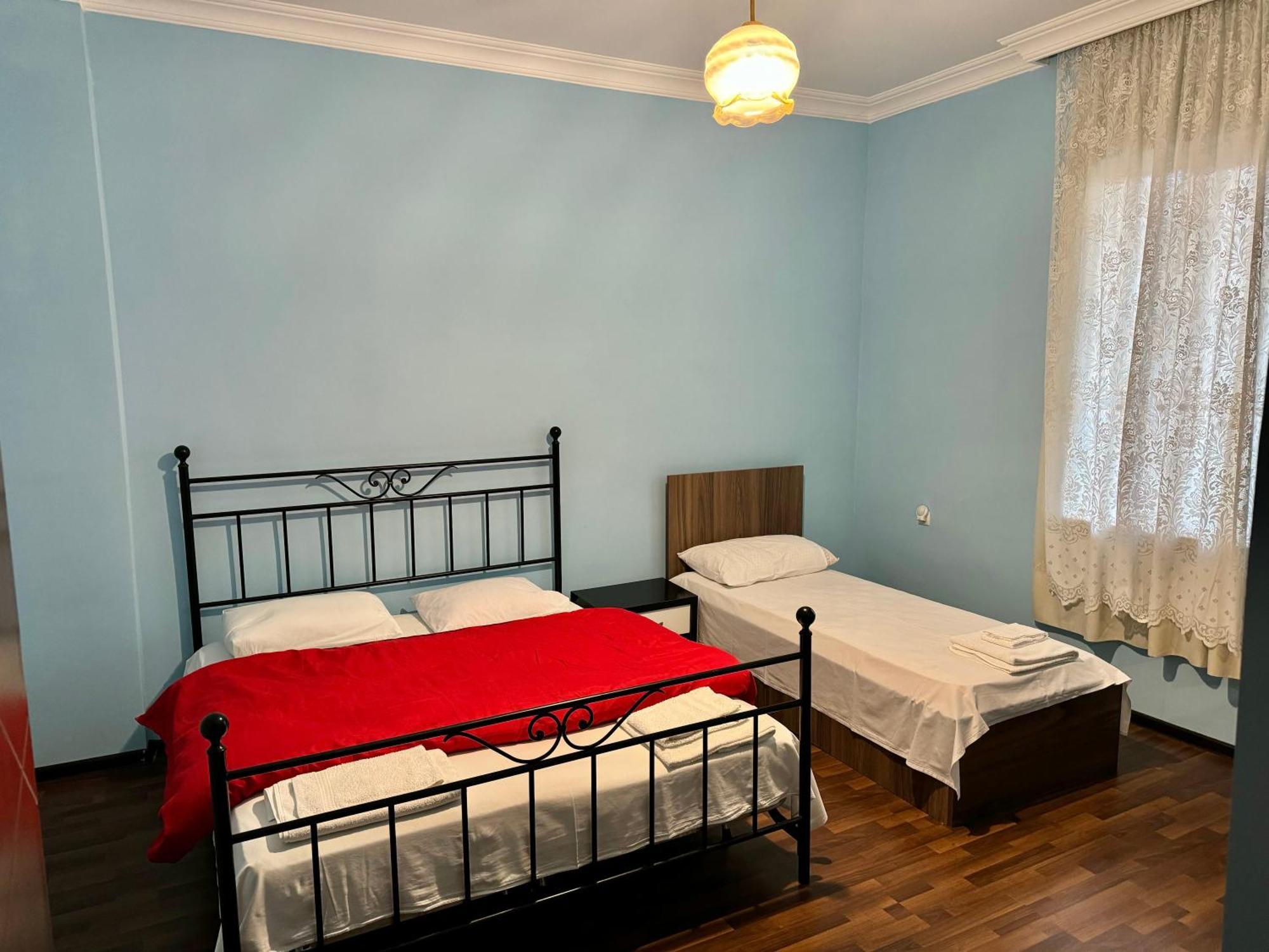 Guest House Amo Kutaisi Eksteriør billede